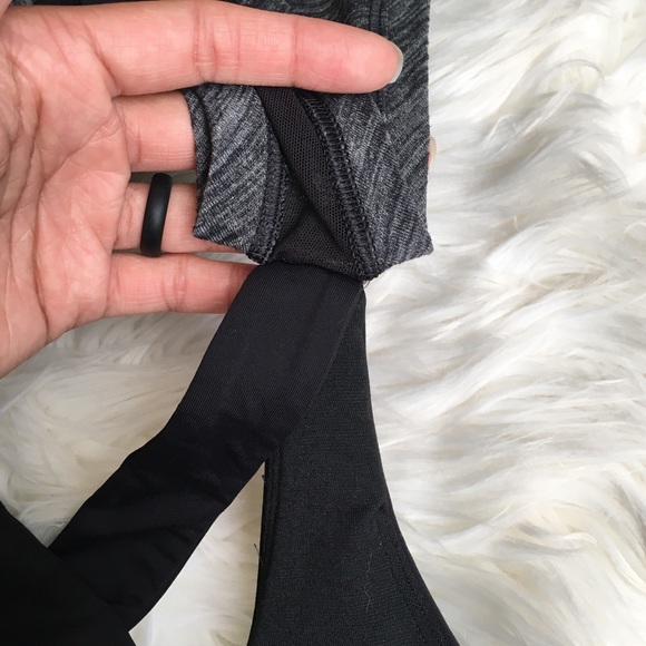 Lululemon top with built in bra - Picture 6 of 8